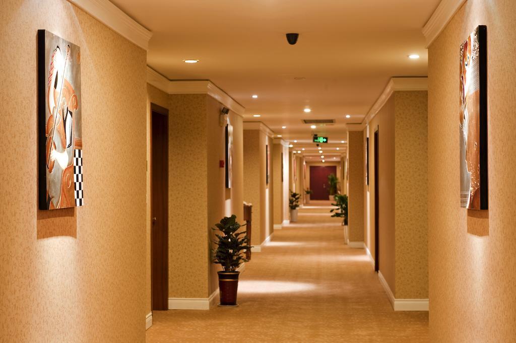 Dragon Hotel Chongqing Esterno foto