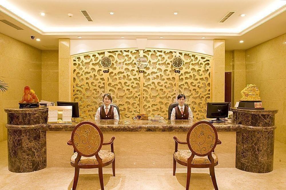 Dragon Hotel Chongqing Esterno foto